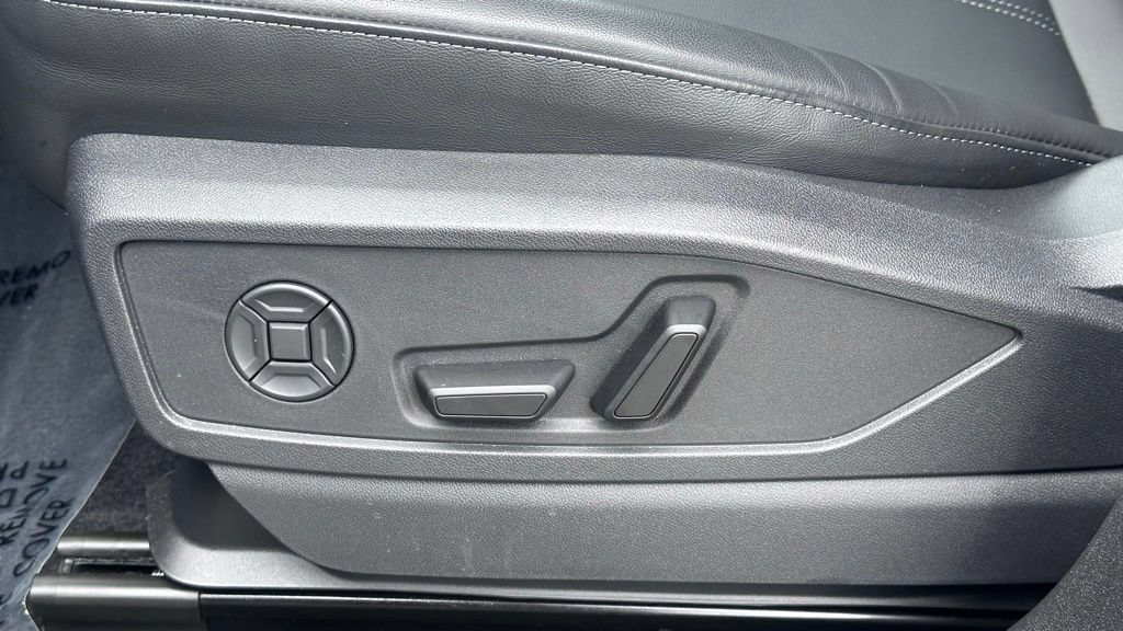 Used 2025 Audi Q5 Premium w/ Convenience Package AWD/4WD image 17
