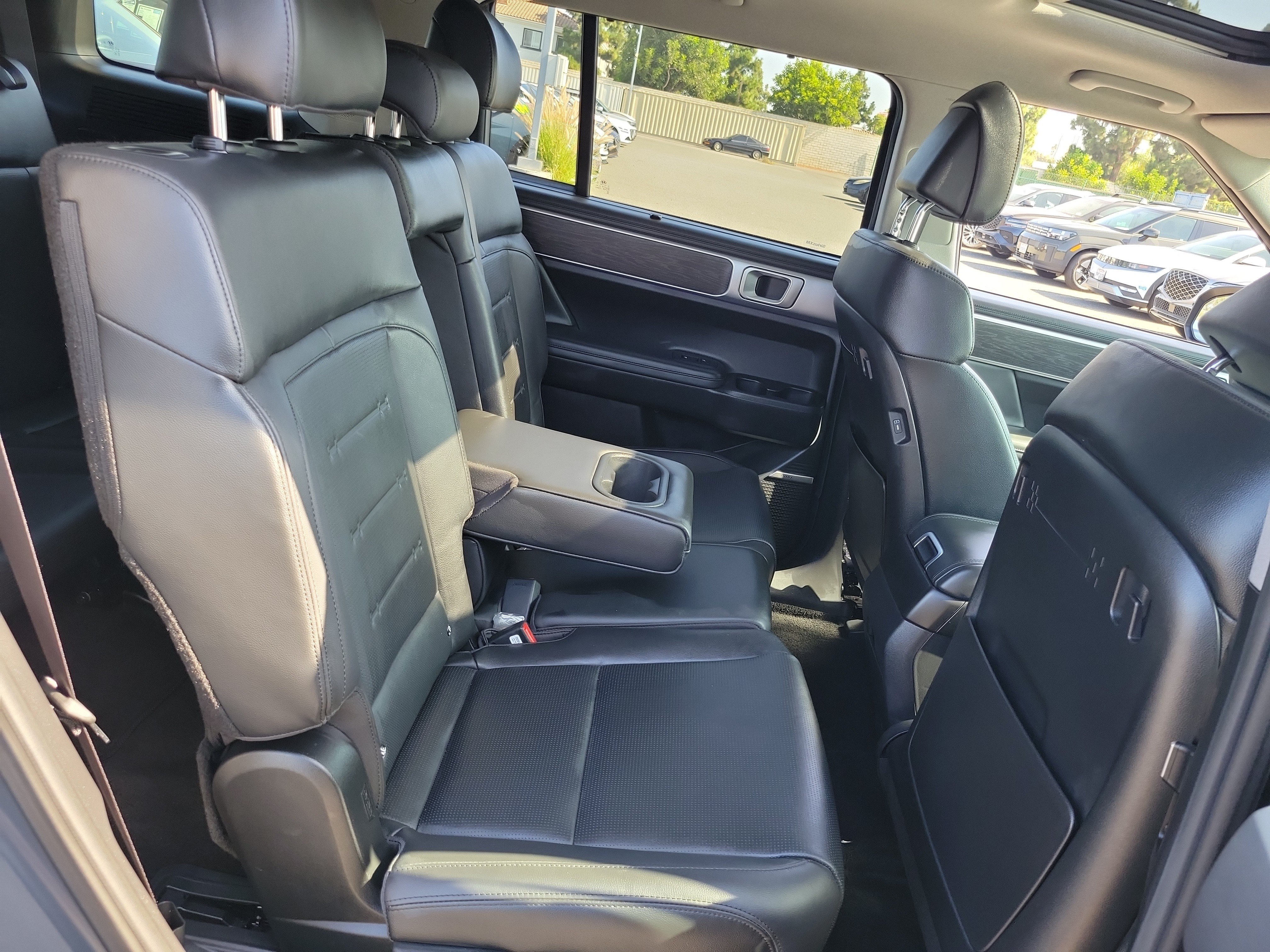 Certified 2025 Hyundai Santa Fe Limited AWD/4WD image 23