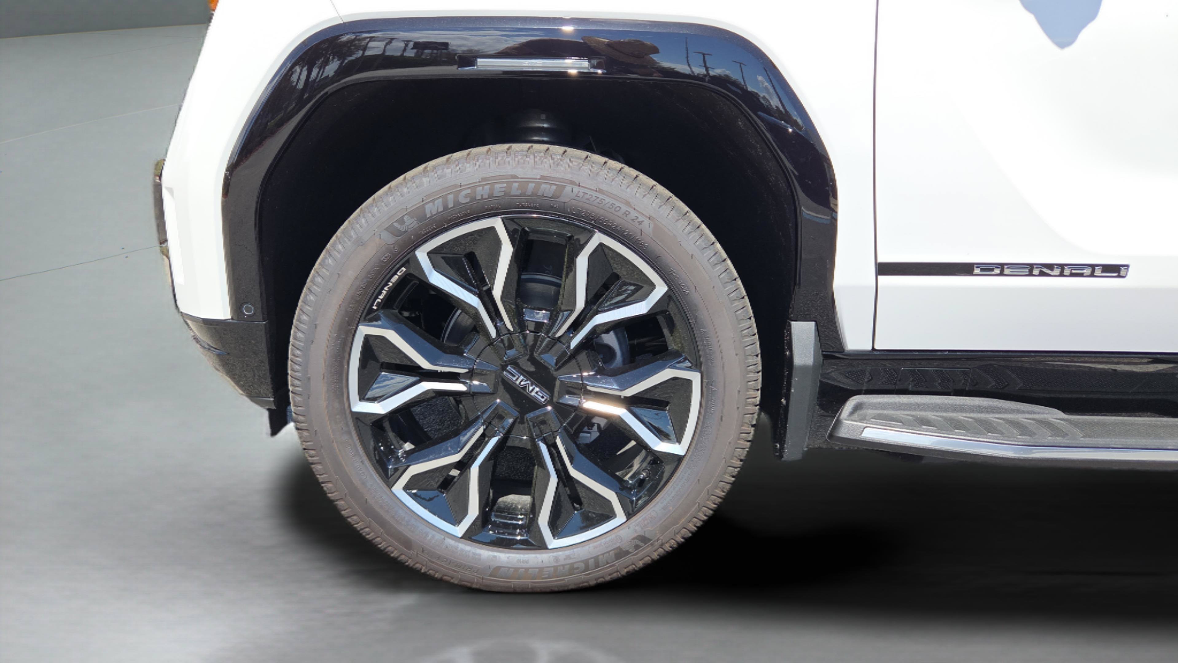 New 2025 GMC Sierra EV Denali AWD/4WD image 8