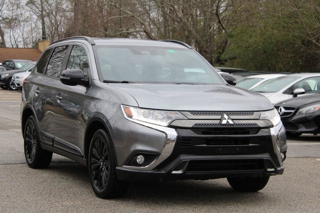Used 2020 Mitsubishi Outlander LE image 1