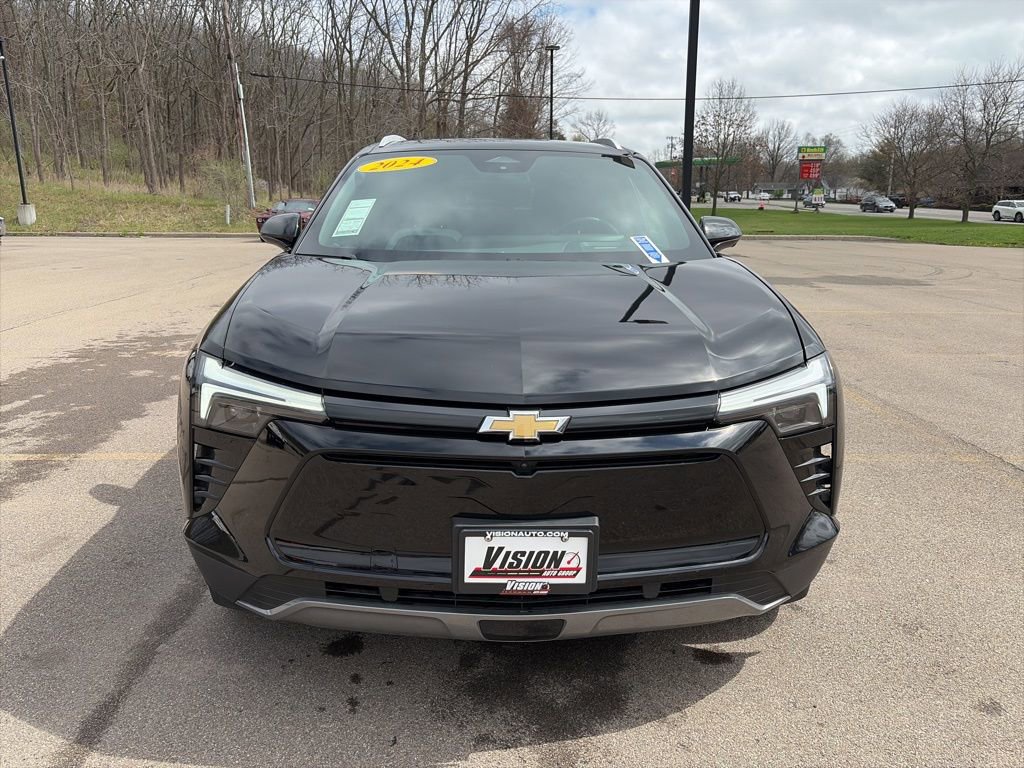 Used 2024 Chevrolet Blazer EV LT image 2