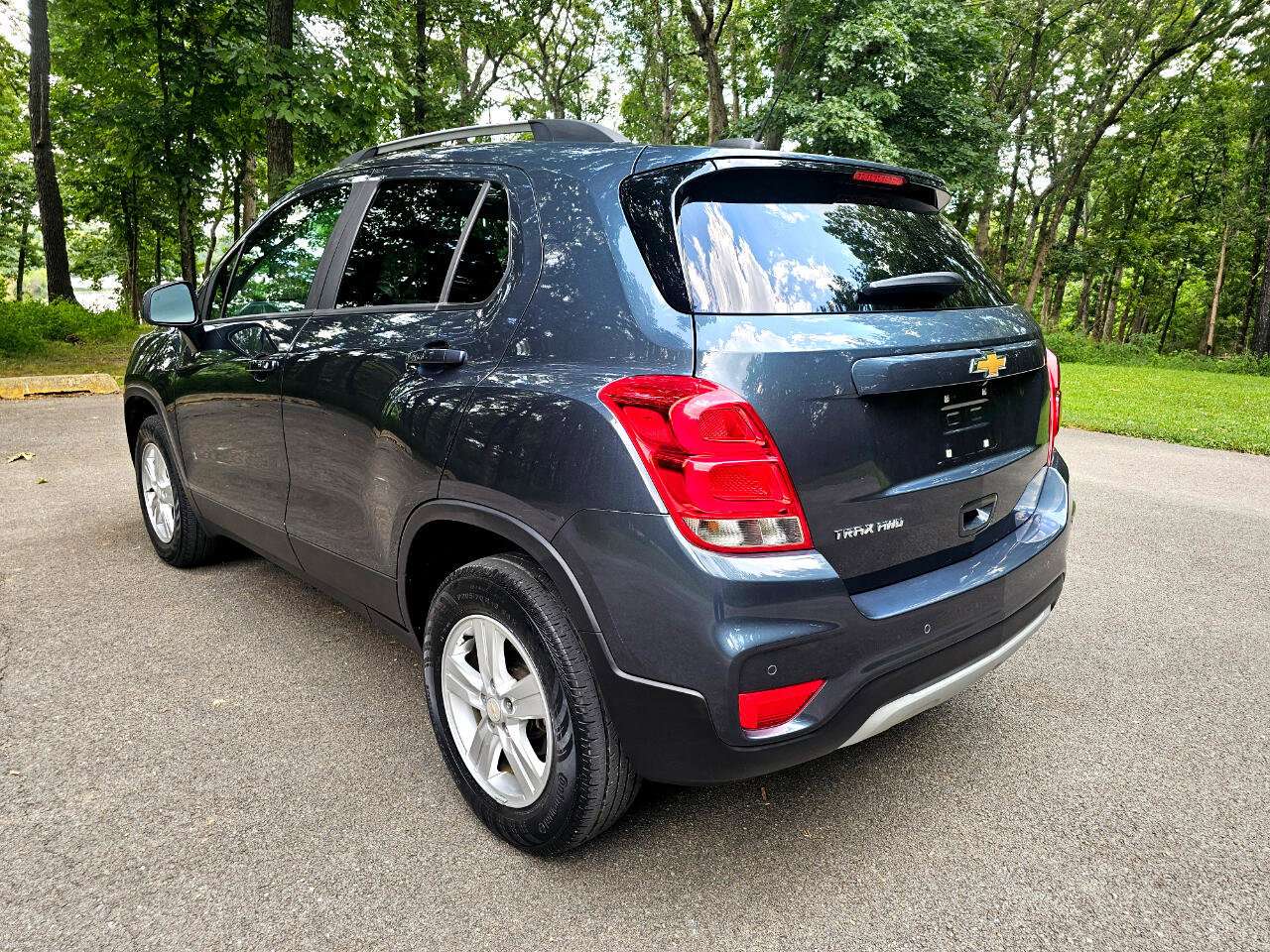 Used 2021 Chevrolet Trax LT w/ Driver Confidence Package image 8