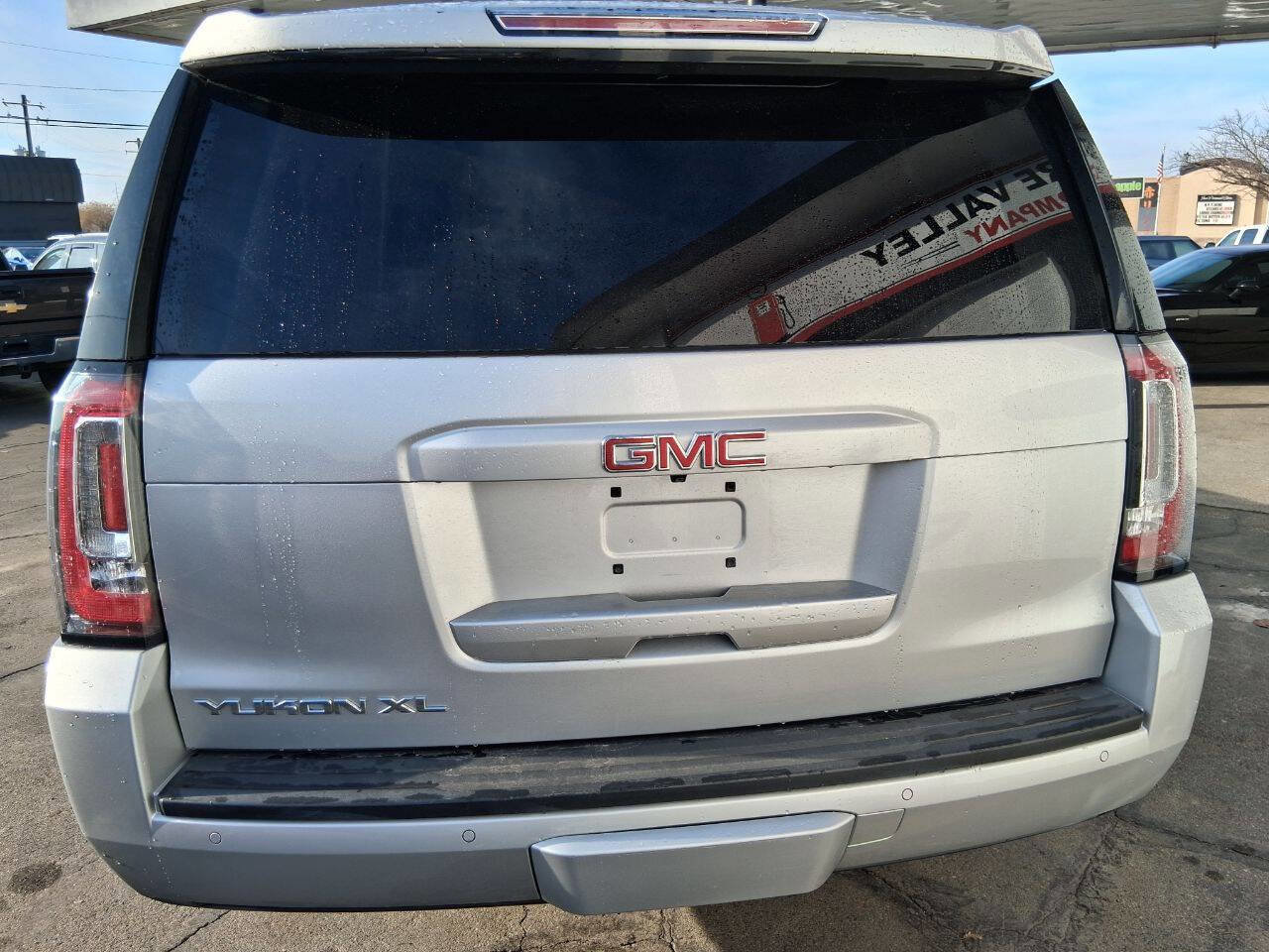 Used 2016 GMC Yukon XL SLT image 4