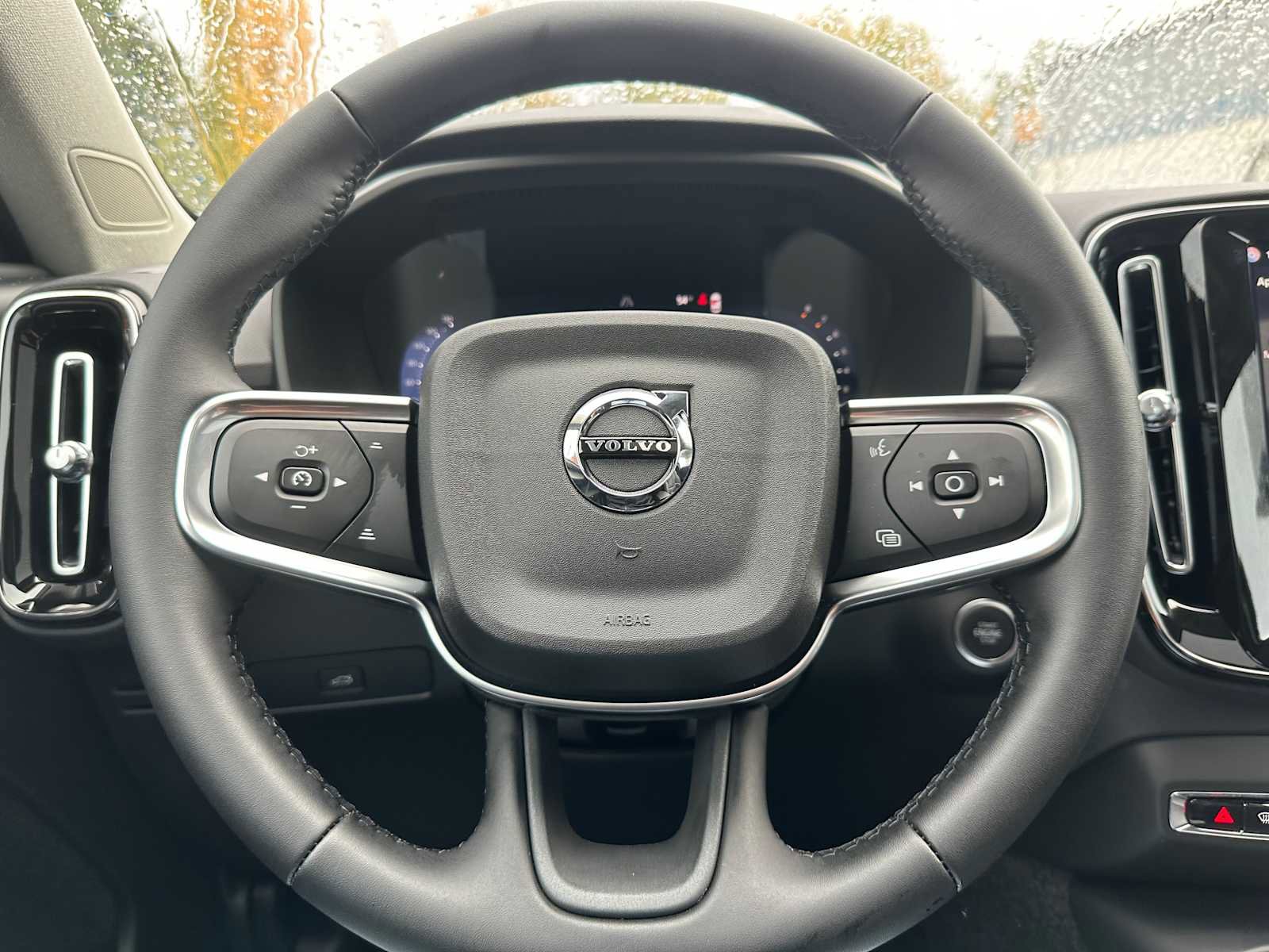 New 2026 Volvo XC40 B5 Ultra w/ Climate Package image 24