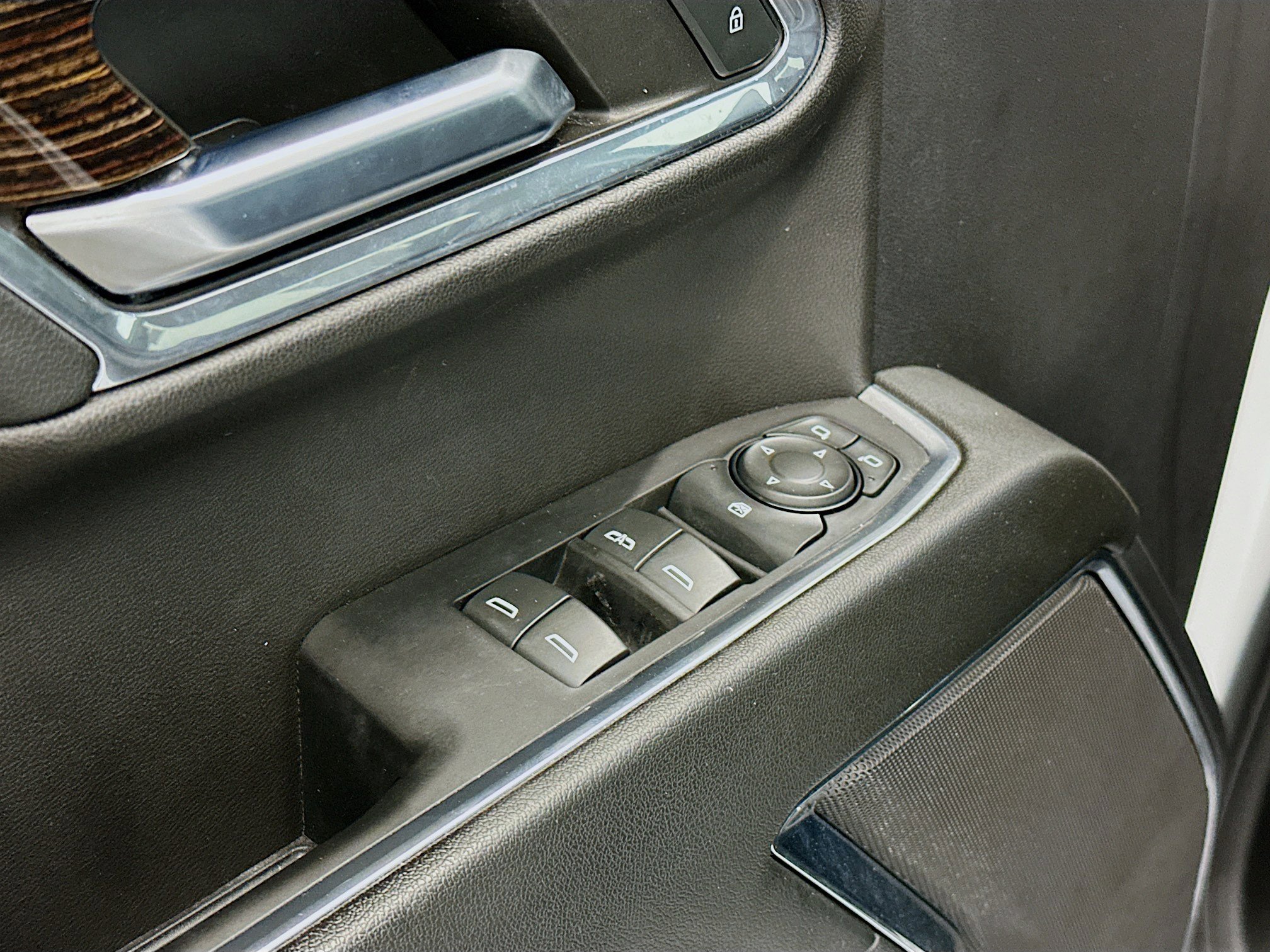 Used 2024 GMC Sierra 1500 Elevation image 15