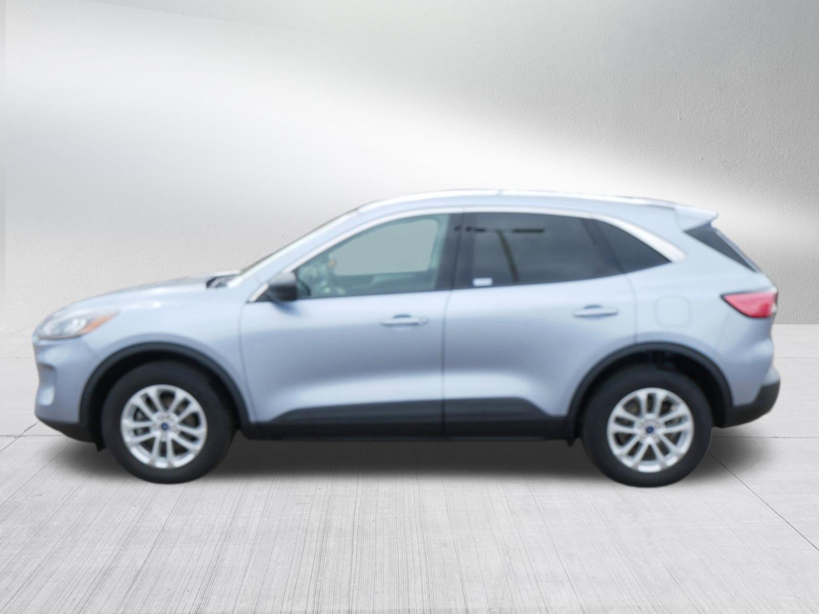 Certified 2022 Ford Escape SE w/ Cold Weather Package AWD/4WD image 4