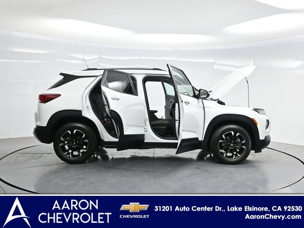 Used 2023 Chevrolet TrailBlazer LT FWD image 3