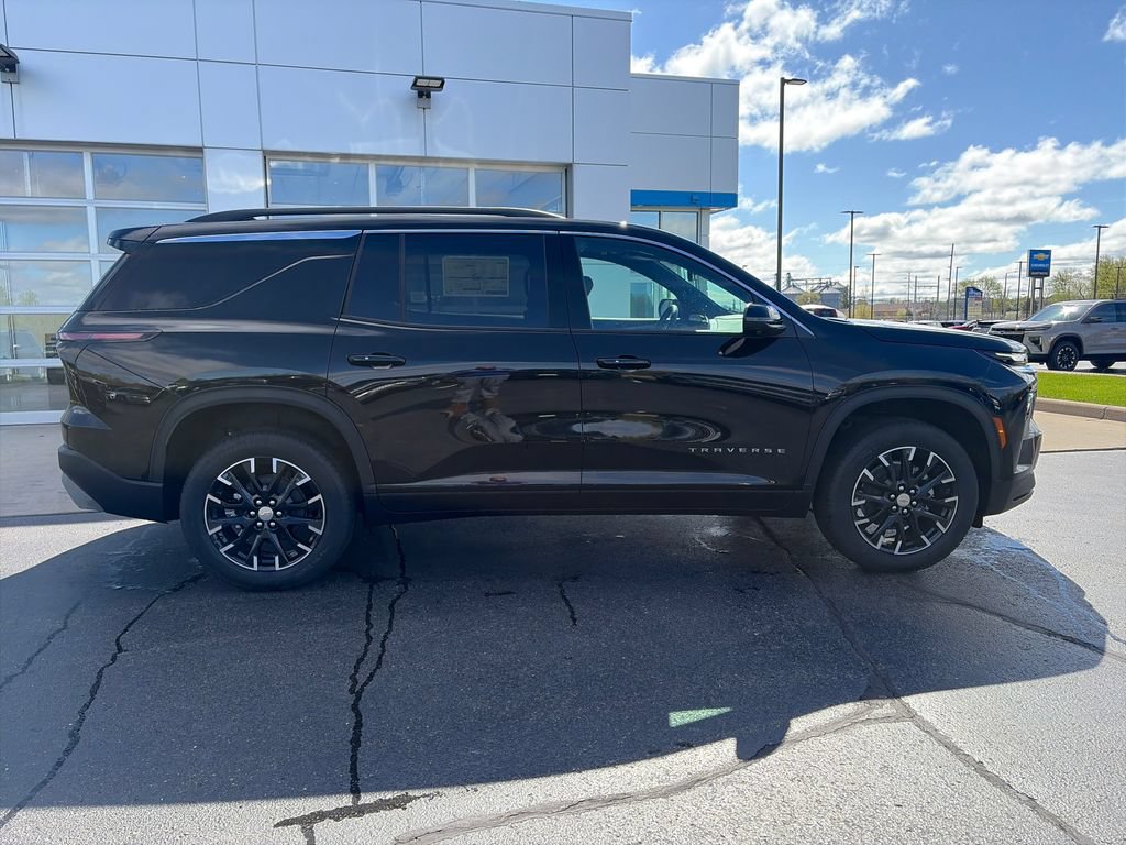 New 2026 Chevrolet Traverse LT w/ Sun and Wheel Package AWD/4WD image 8
