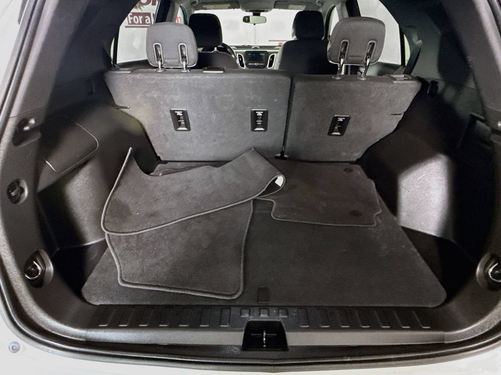 Used 2018 Chevrolet Equinox LT FWD image 26