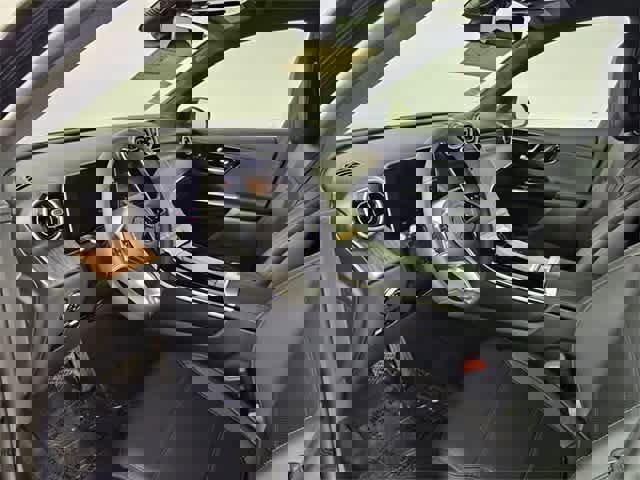 Certified 2025 Mercedes-Benz GLC 300 4MATIC image 9