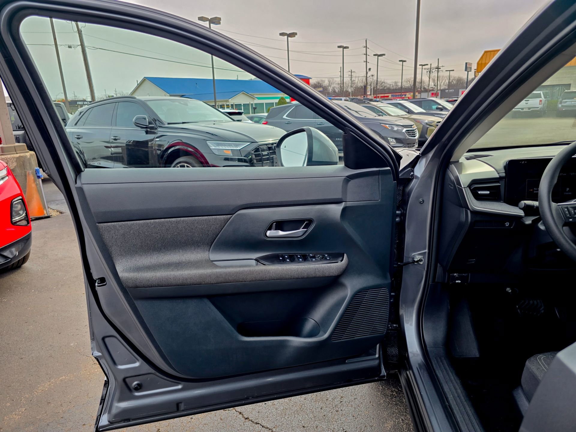 Used 2025 Nissan Kicks SV image 22