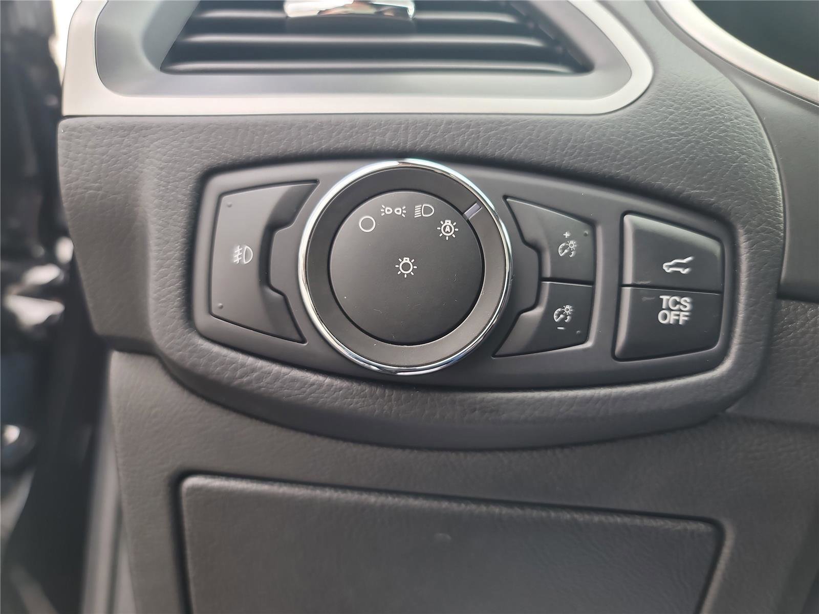 Used 2021 Ford Edge ST-Line image 20