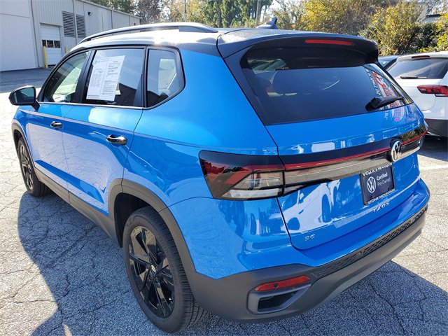 Certified 2025 Volkswagen Taos SE image 6