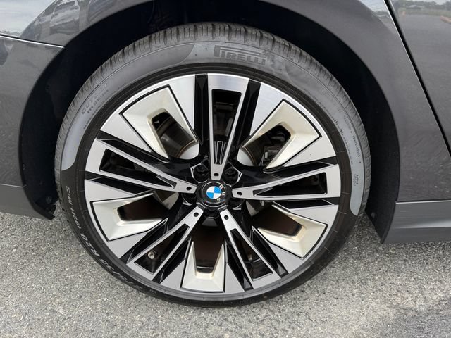 Certified 2026 BMW 530i xDrive w/ Premium Package AWD/4WD image 39
