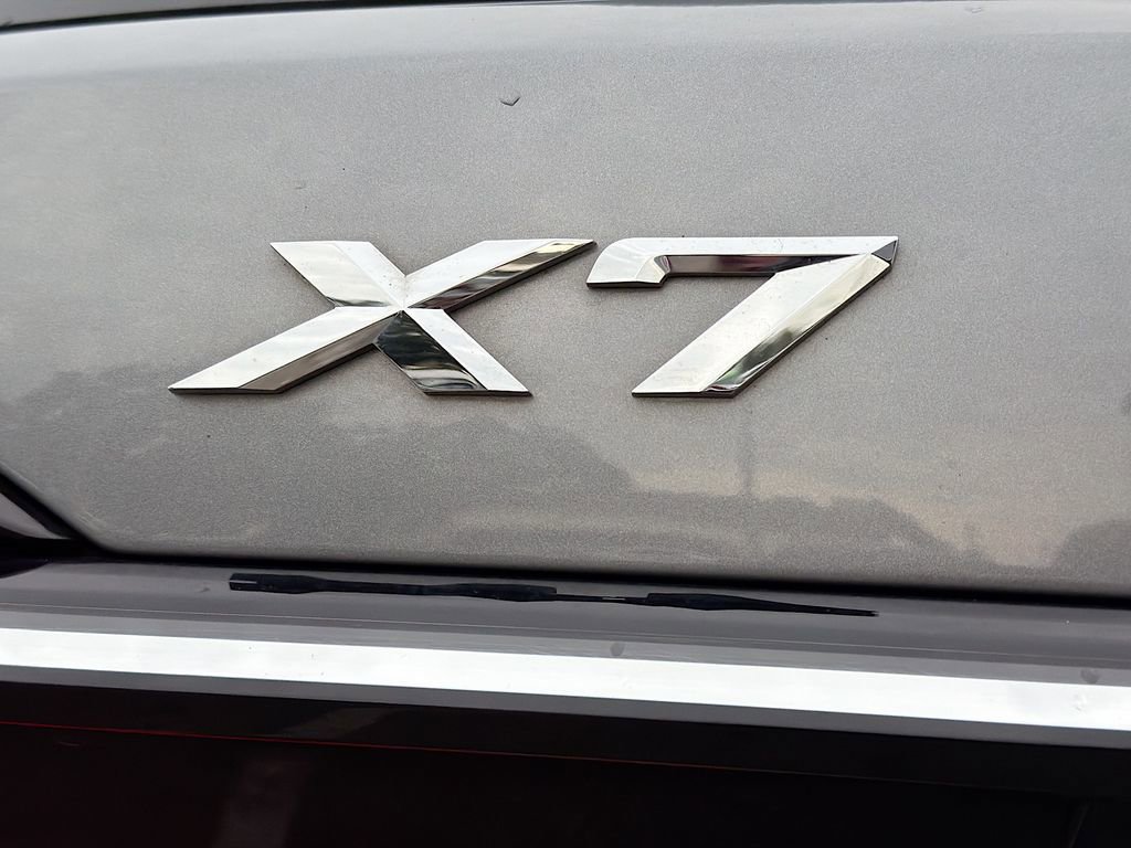 Used 2024 BMW X7 xDrive40i image 11