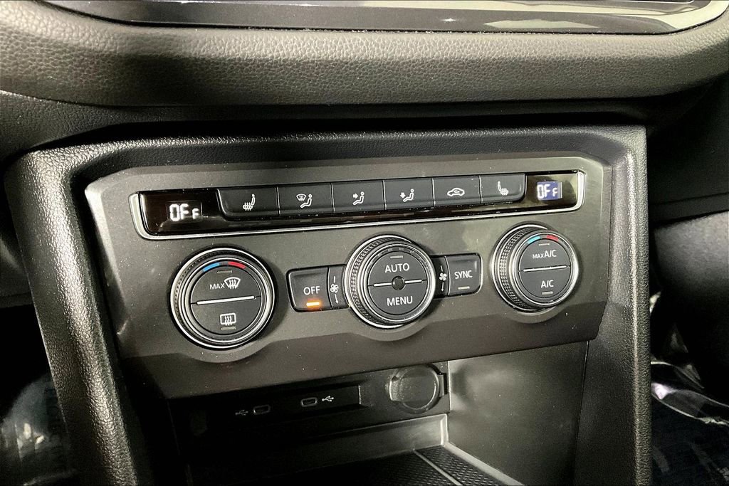 Used 2021 Volkswagen Tiguan SE w/ Panoramic Sunroof Package image 33