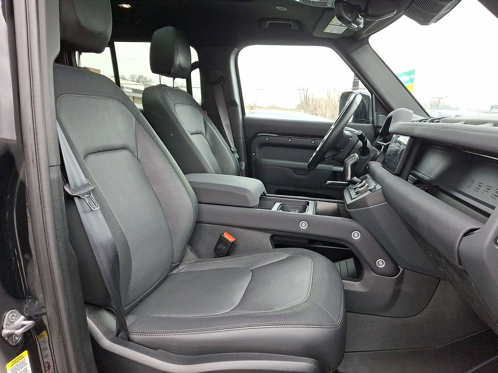 Certified 2023 Land Rover Defender 110 X-Dynamic SE image 27