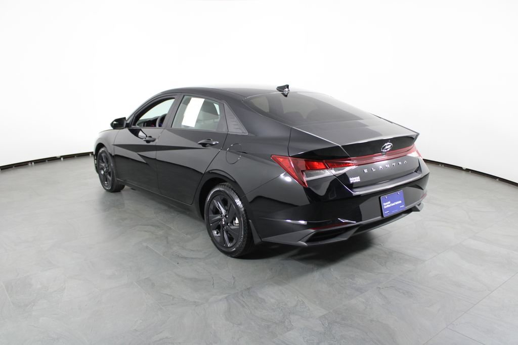 Certified 2023 Hyundai Elantra SEL image 4