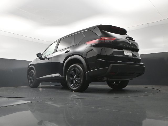 Certified 2026 Nissan Rogue SV FWD image 31