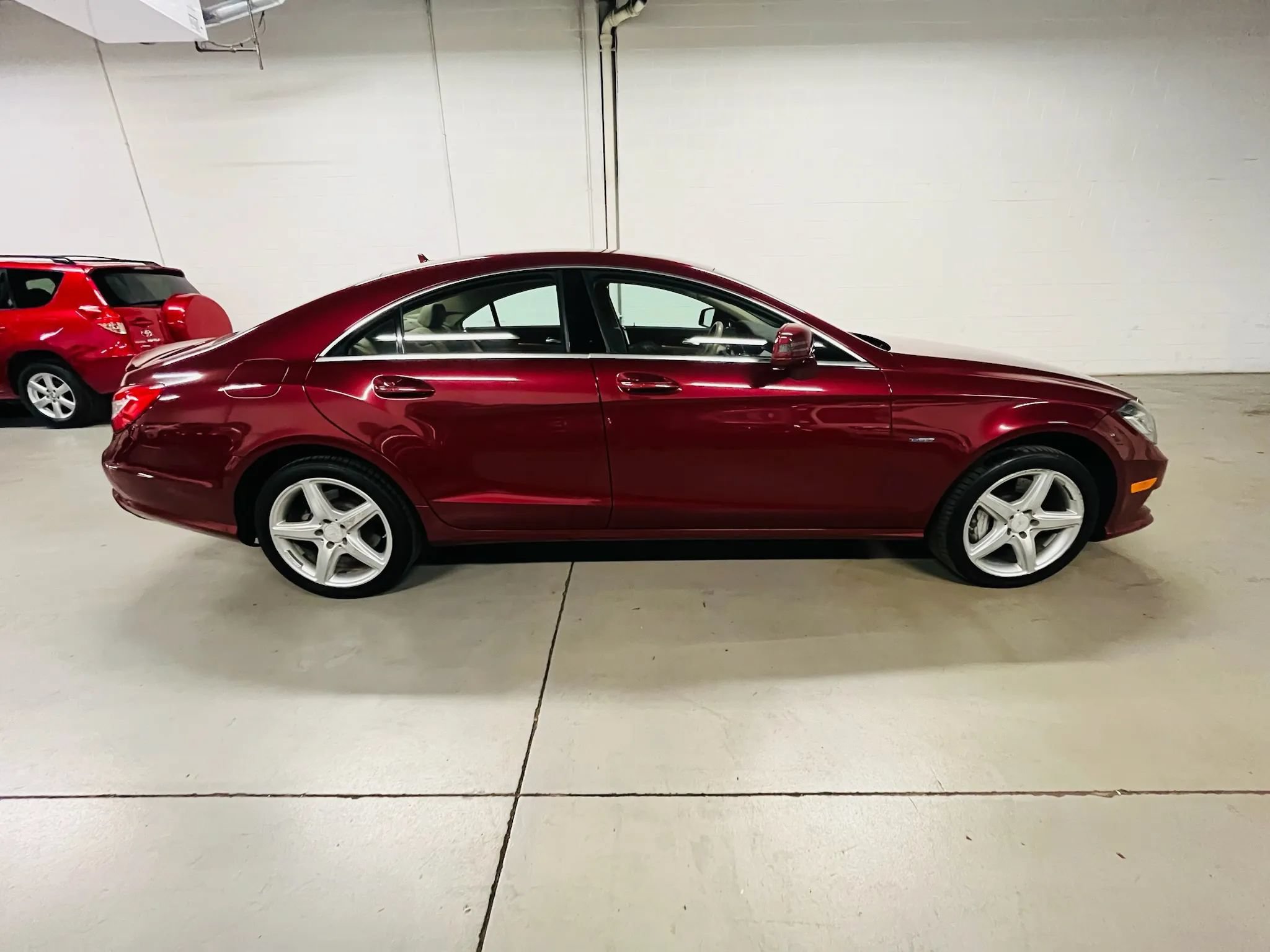 Used 2012 Mercedes-Benz CLS 550 4MATIC image 9