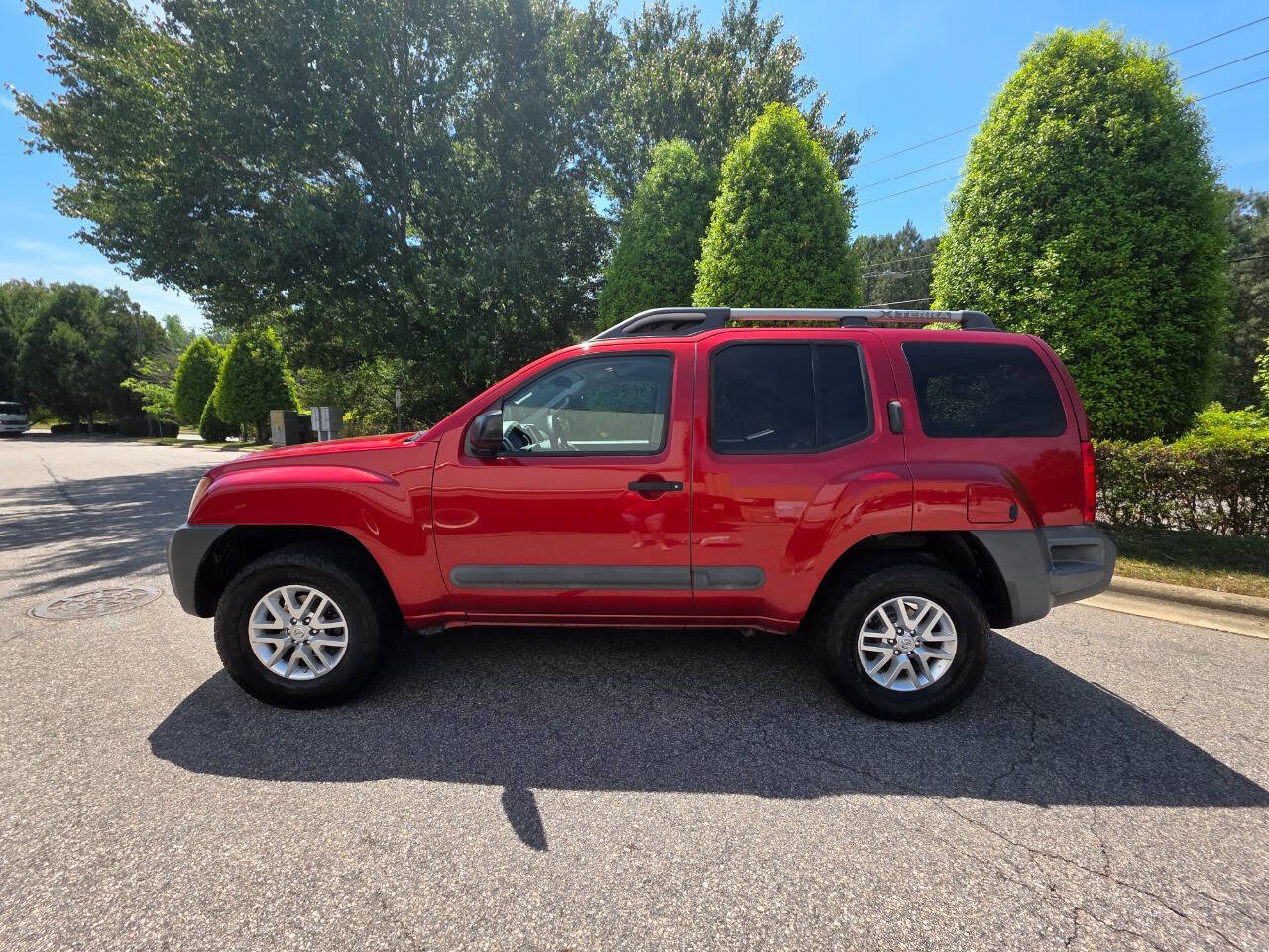 Used 2014 Nissan Xterra S AWD/4WD image 2