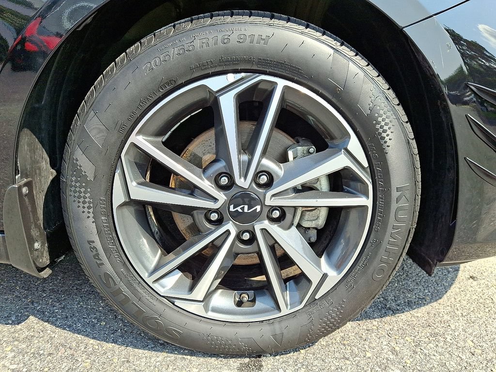 Used 2023 Kia Forte LXS FWD image 8
