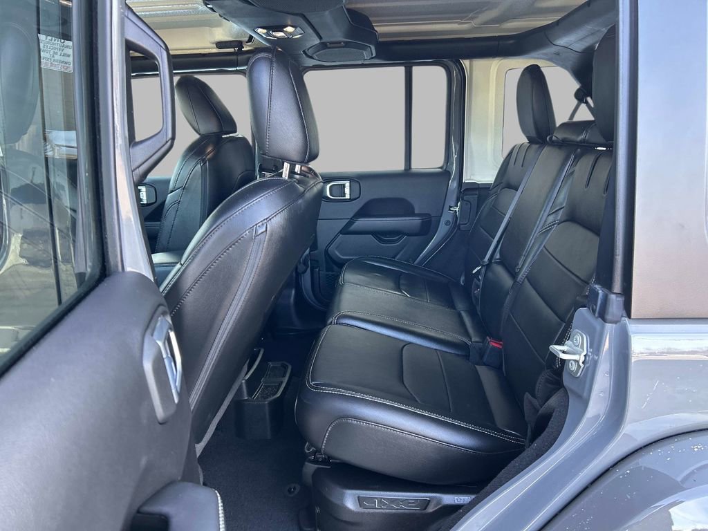 Used 2023 Jeep Wrangler Unlimited Sahara image 13