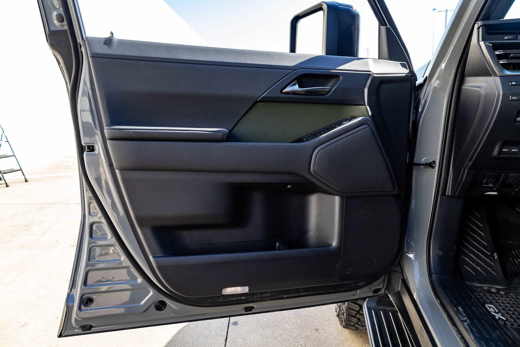 Used 2025 Lexus GX 550 550 Overtrail image 34