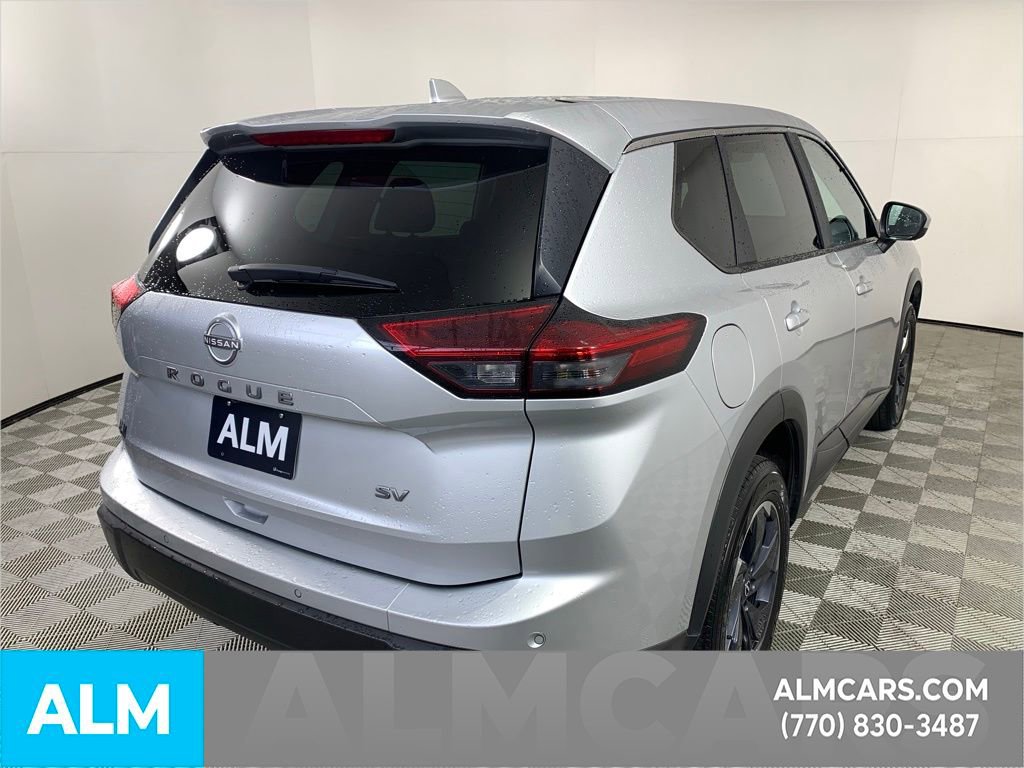 Used 2024 Nissan Rogue SV image 9