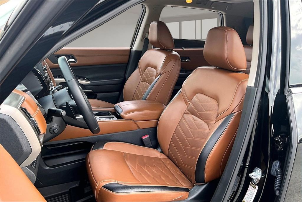 Used 2024 Nissan Pathfinder Platinum w/ Cargo Package image 20