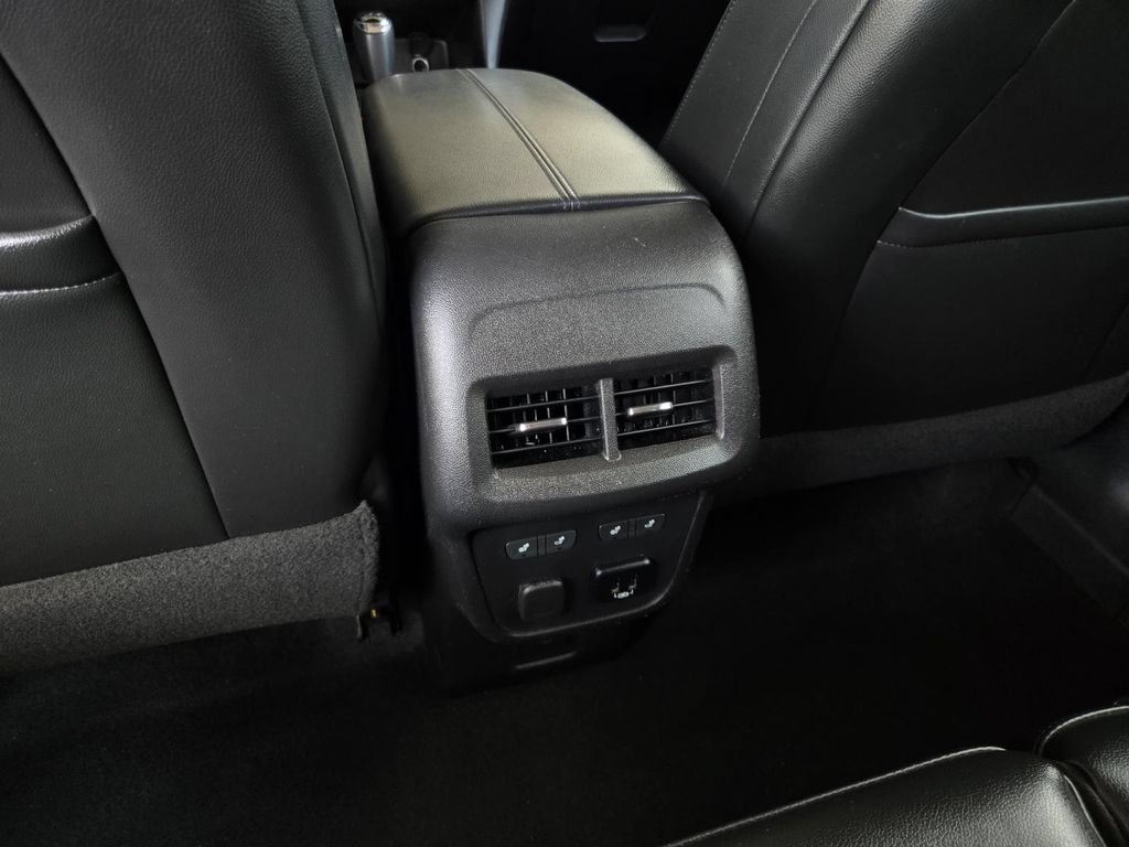 Used 2018 Chevrolet Equinox Premier FWD image 14