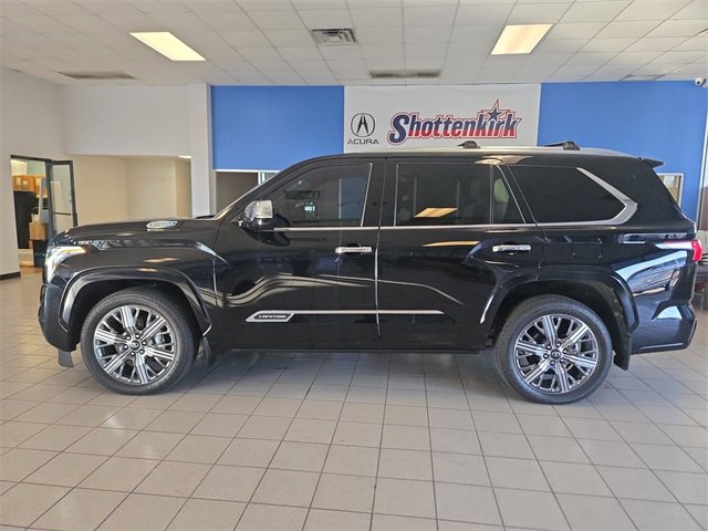 Used 2025 Toyota Sequoia Capstone image 5