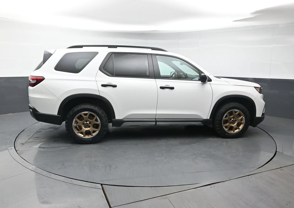 Certified 2024 Honda Pilot TrailSport image 7