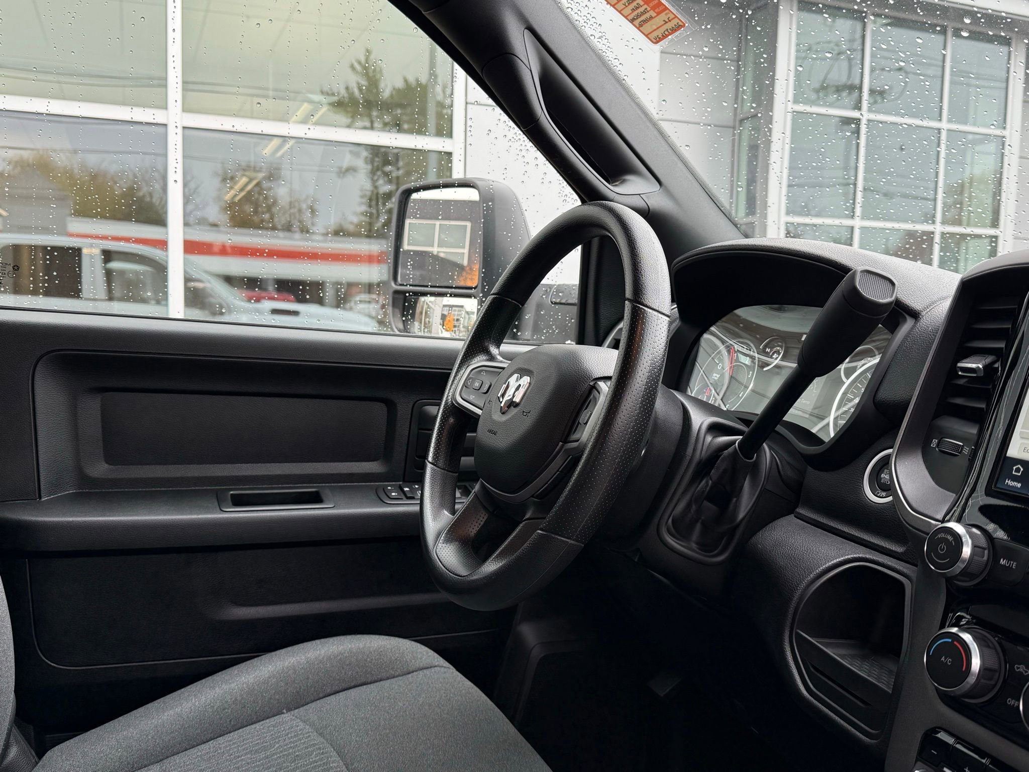 Used 2024 RAM 3500 Tradesman w/ Convenience Group image 24