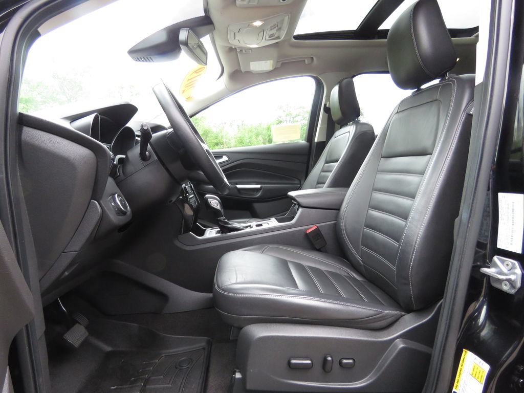 Used 2019 Ford Escape Titanium AWD/4WD image 10