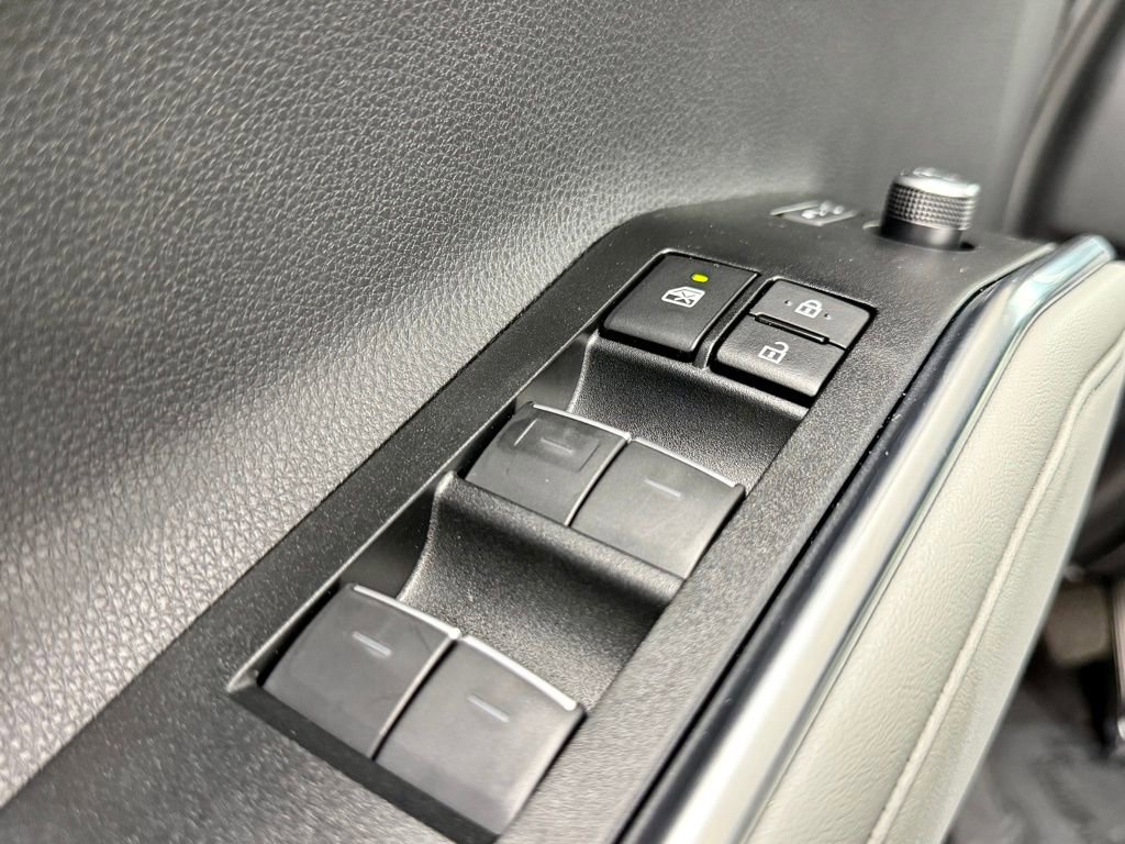 Used 2026 Toyota Highlander Platinum AWD/4WD image 20