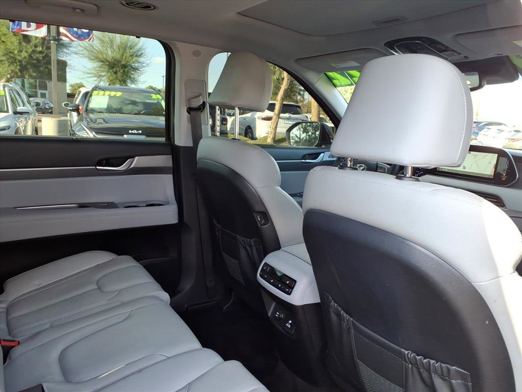 Certified 2022 Hyundai Palisade SEL w/ 8P Bench Seat Package image 13