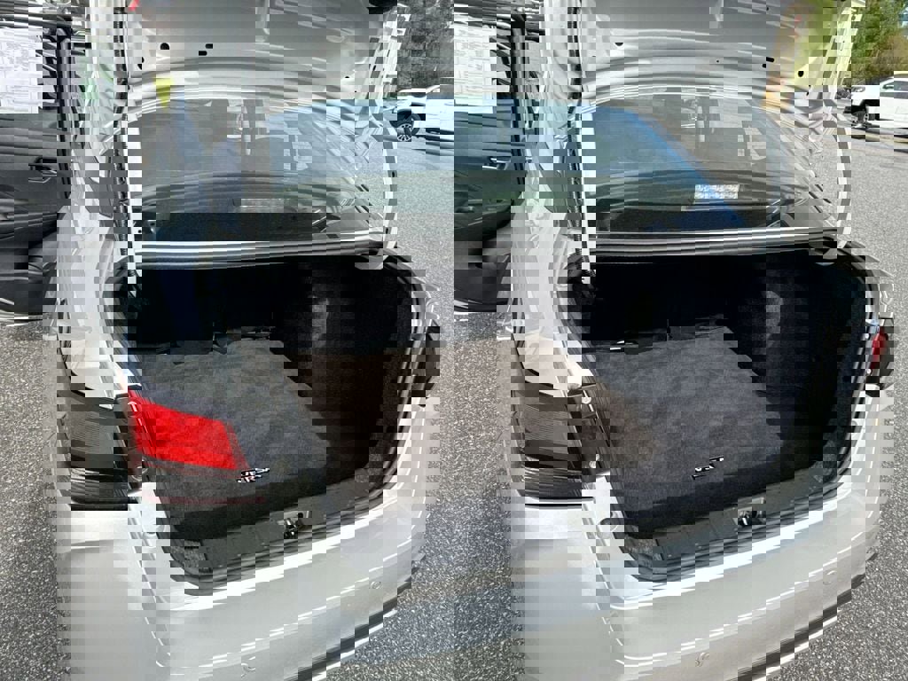 Used 2024 Nissan Versa SR image 8