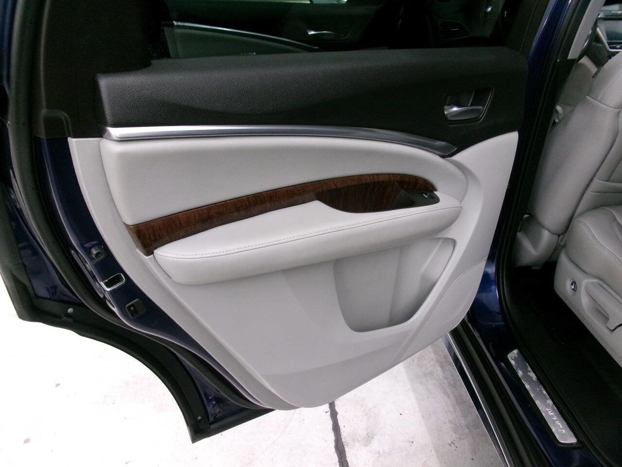 Used 2018 Acura MDX SH-AWD w/ Technology Package image 26