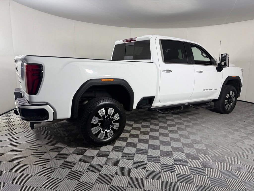Used 2025 GMC Sierra 3500 Denali w/ Technology Package AWD/4WD image 7