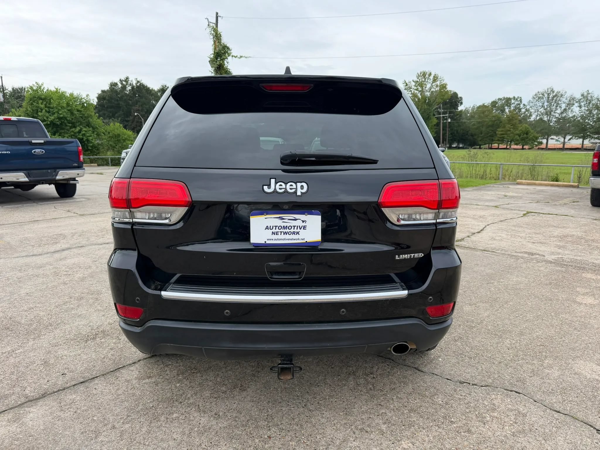 Used 2017 Jeep Grand Cherokee Limited RWD image 4