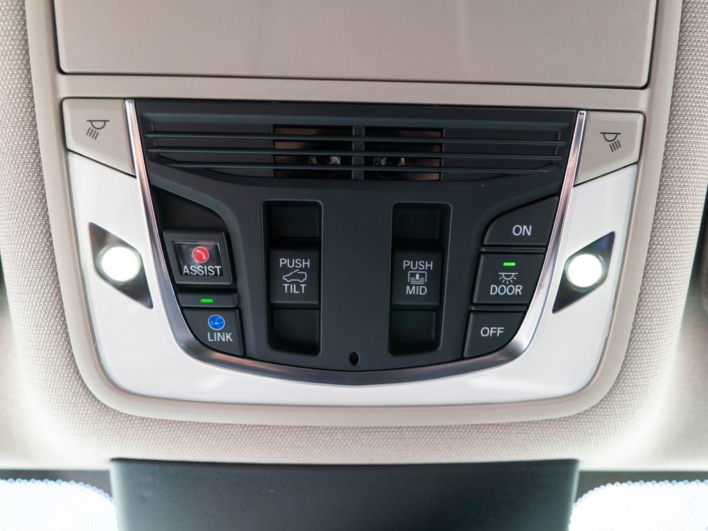 Certified 2023 Acura MDX SH-AWD w/ Technology Package image 38
