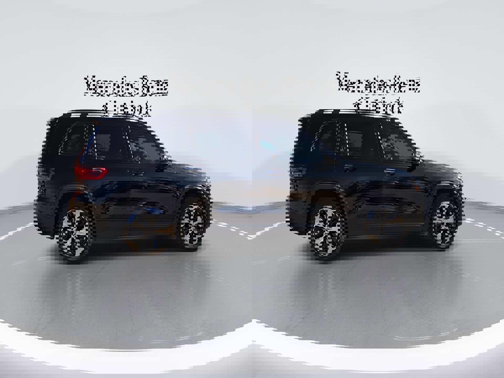 New 2025 Mercedes-Benz GLB 250 image 9