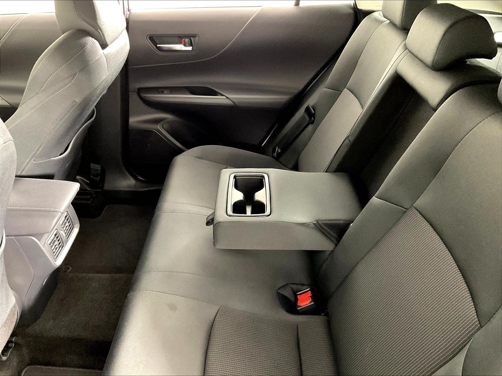 Used 2023 Toyota Venza LE AWD/4WD image 35