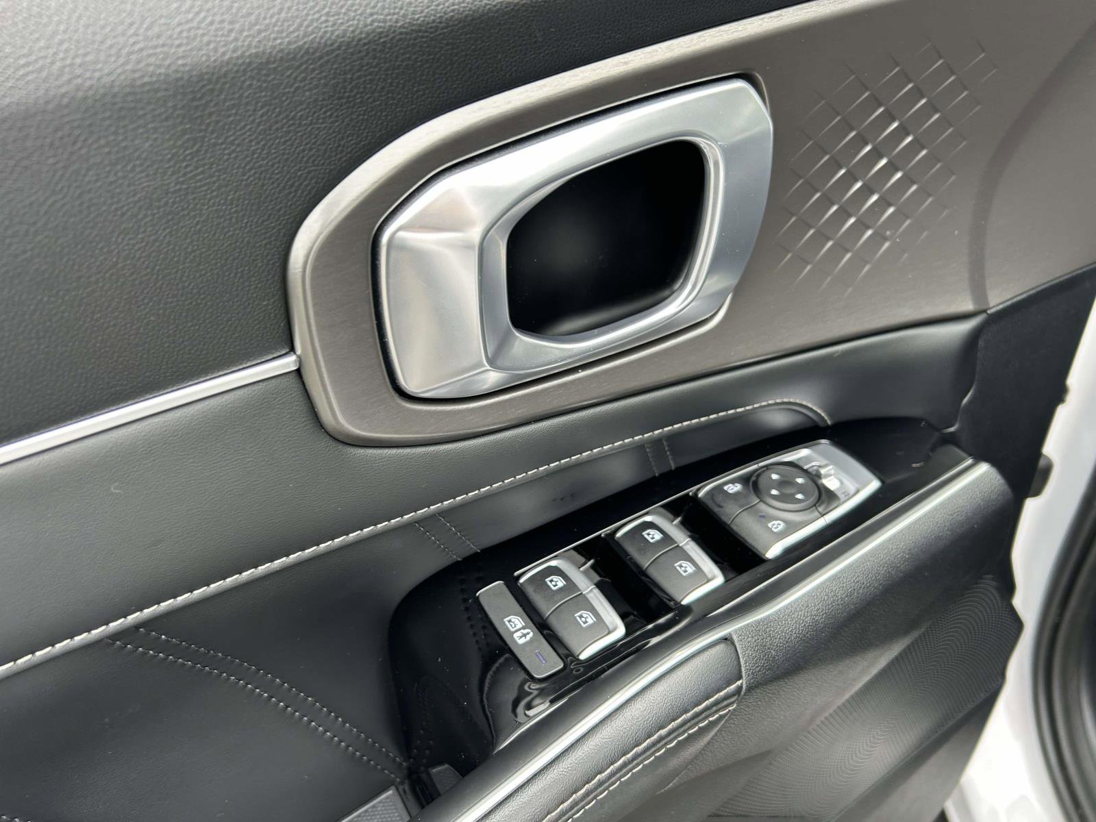 Used 2021 Kia Sorento SX image 21