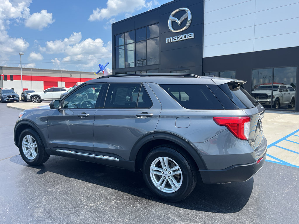 Used 2022 Ford Explorer XLT w/ Equipment Group 202A AWD/4WD image 3