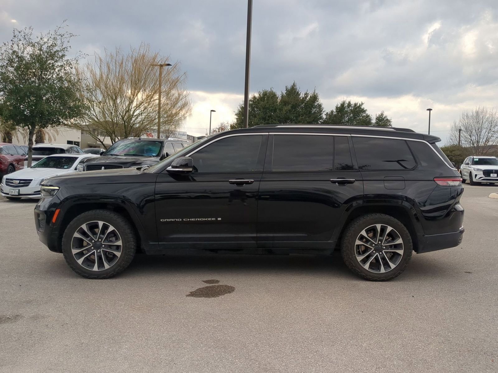 Used 2022 Jeep Grand Cherokee L Overland w/ Advanced Protech Group III image 6