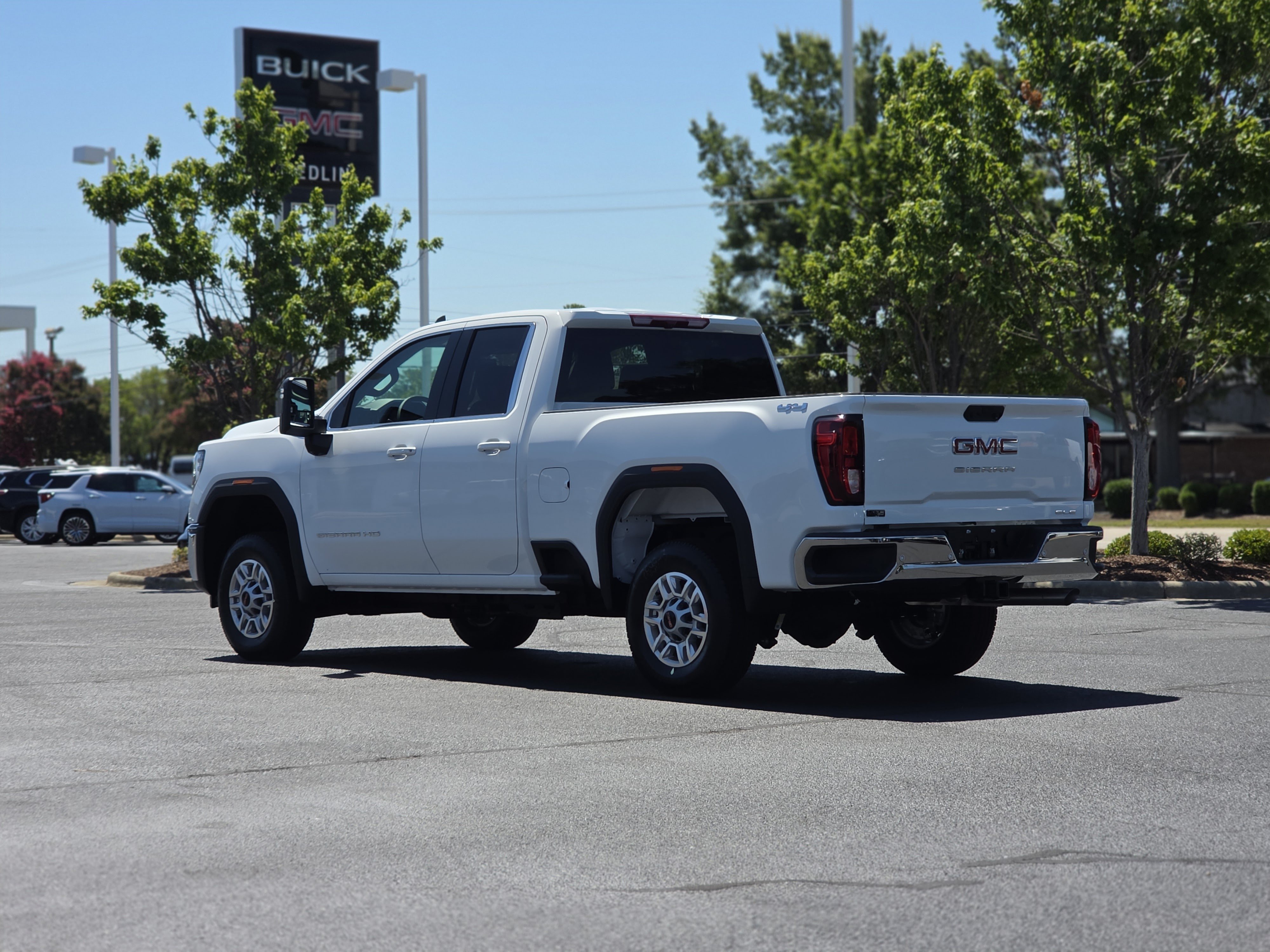 New 2026 GMC Sierra 2500 SLE AWD/4WD image 5