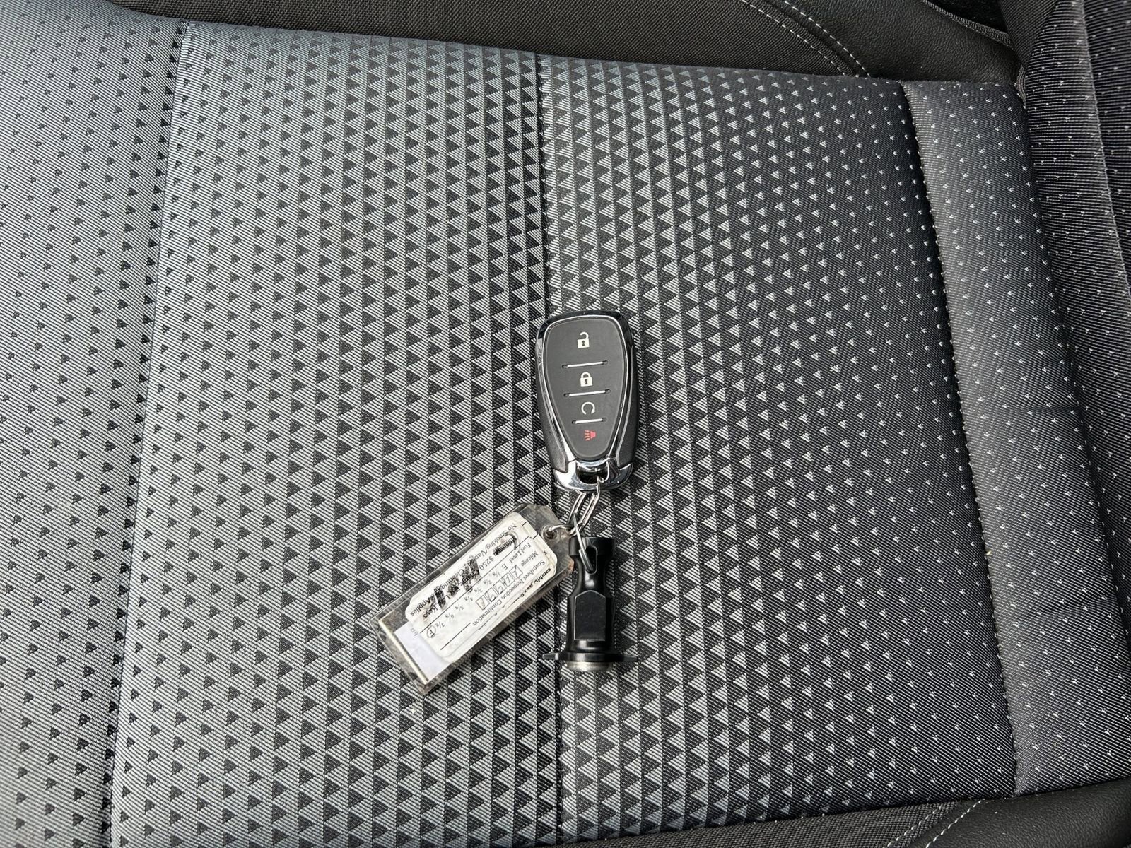 Used 2025 Chevrolet Trax LT w/ LT Convenience Package image 18