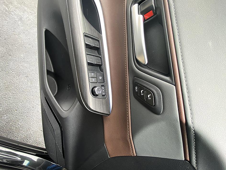 Certified 2021 Toyota Venza Limited image 10